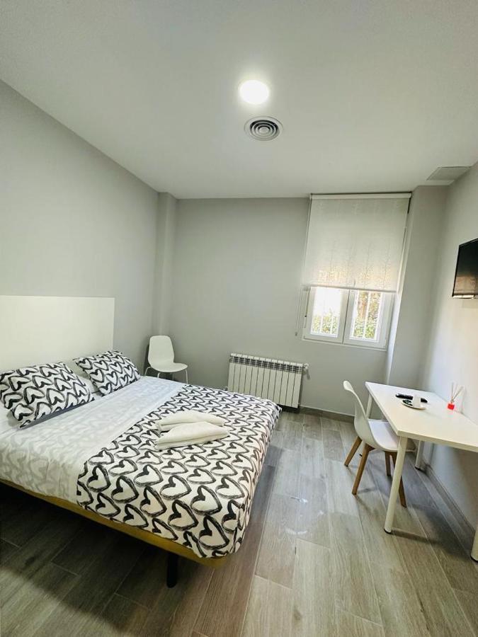 מדריד Hospedaje Cuatro Vientos מראה חיצוני תמונה