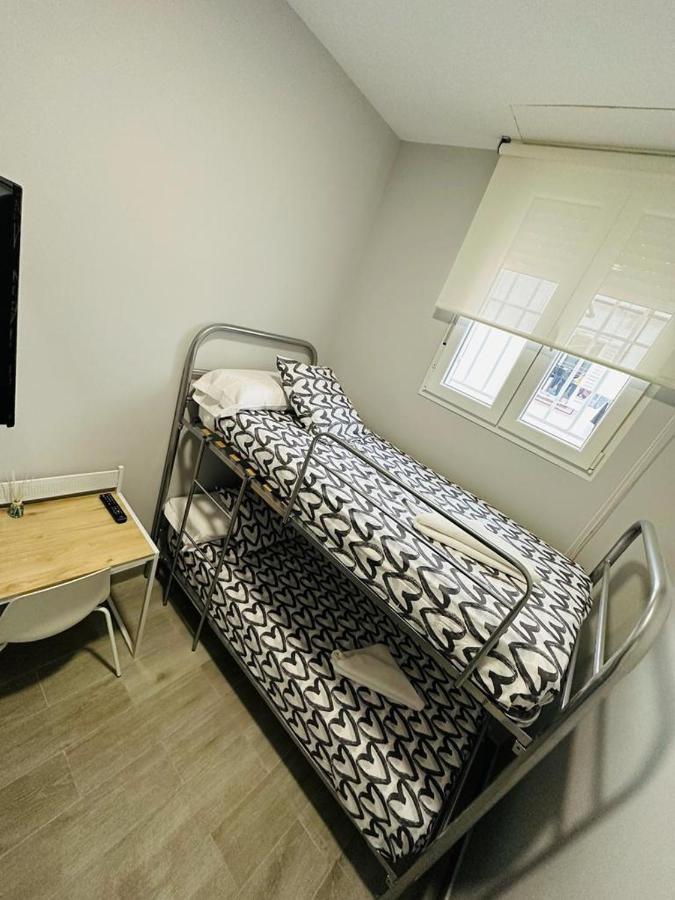 מדריד Hospedaje Cuatro Vientos מראה חיצוני תמונה